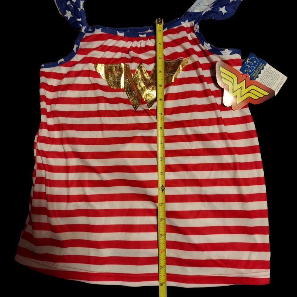 Wonder Woman Girl's Two-Piece PJ's Size L (10/12) - Picture 4 of 5